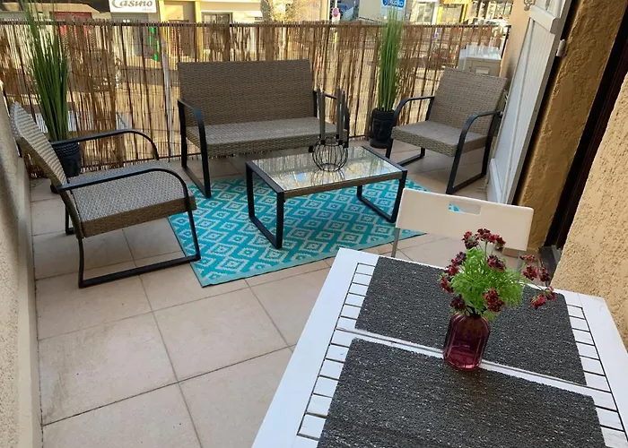 Beau T2 Clim Terrasse Idealement Situe